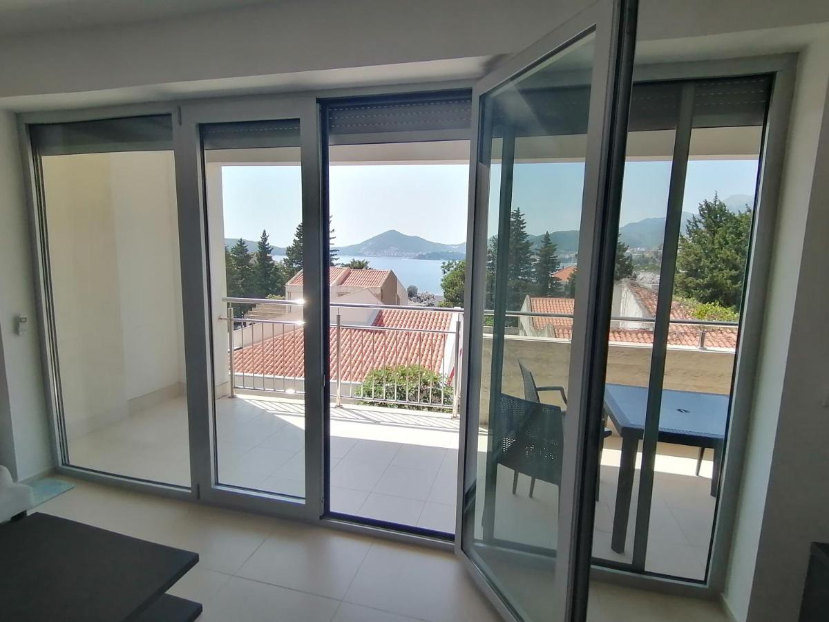 Apartman Sara Pržno Exteriér fotografie